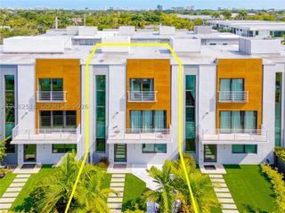 916 NE 4th St, Fort Lauderdale, FL 33301