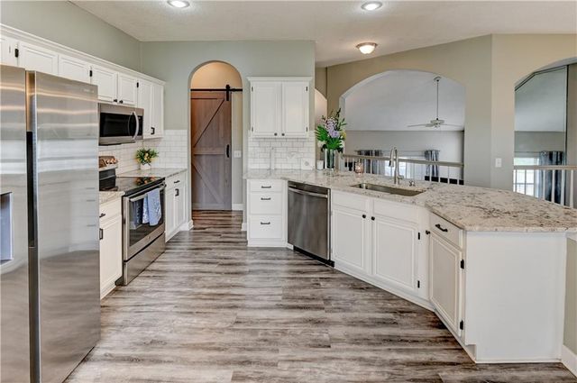 2221 SE 5th Terrace, Lee's Summit, MO 64063