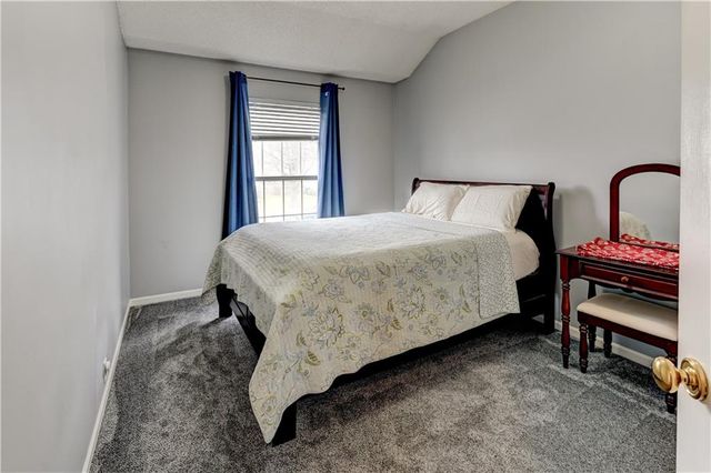 2221 SE 5th Terrace, Lee's Summit, MO 64063