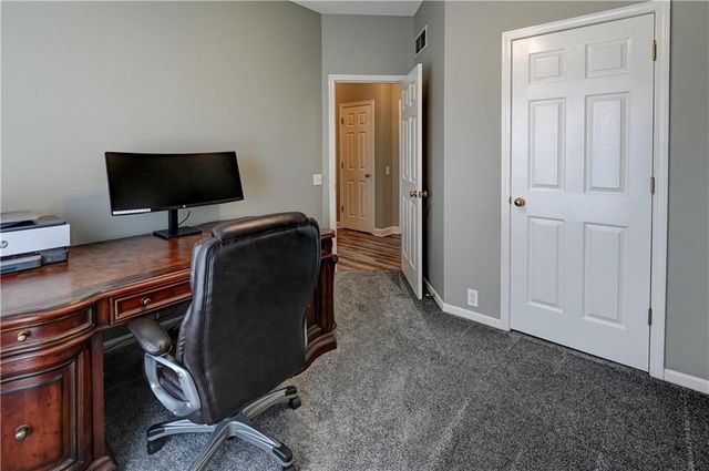 2221 SE 5th Terrace, Lee's Summit, MO 64063