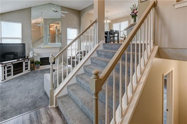 2221 SE 5th Terrace, Lee's Summit, MO 64063