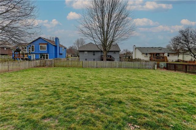 2221 SE 5th Terrace, Lee's Summit, MO 64063