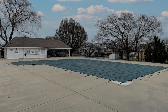 2221 SE 5th Terrace, Lee's Summit, MO 64063