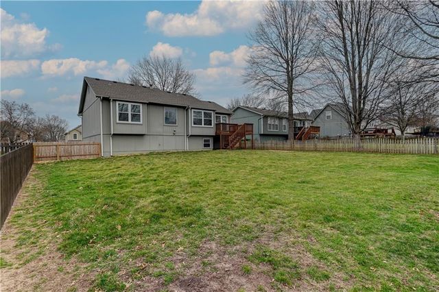 2221 SE 5th Terrace, Lee's Summit, MO 64063