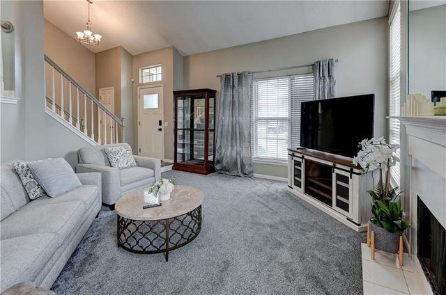 2221 SE 5th Terrace, Lee's Summit, MO 64063