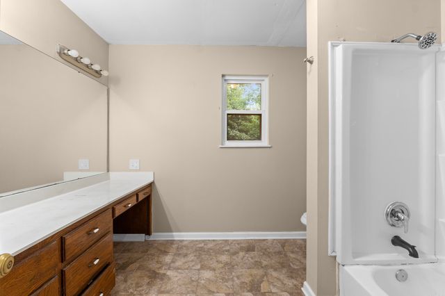 22 E Hill Drive, Conway, AR 72032