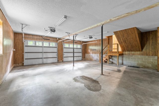 22 E Hill Drive, Conway, AR 72032