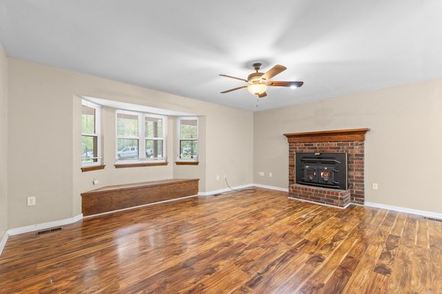 22 E Hill Drive, Conway, AR 72032