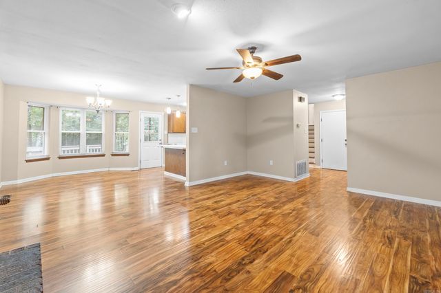 22 E Hill Drive, Conway, AR 72032