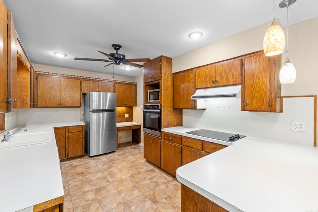 22 E Hill Drive, Conway, AR 72032