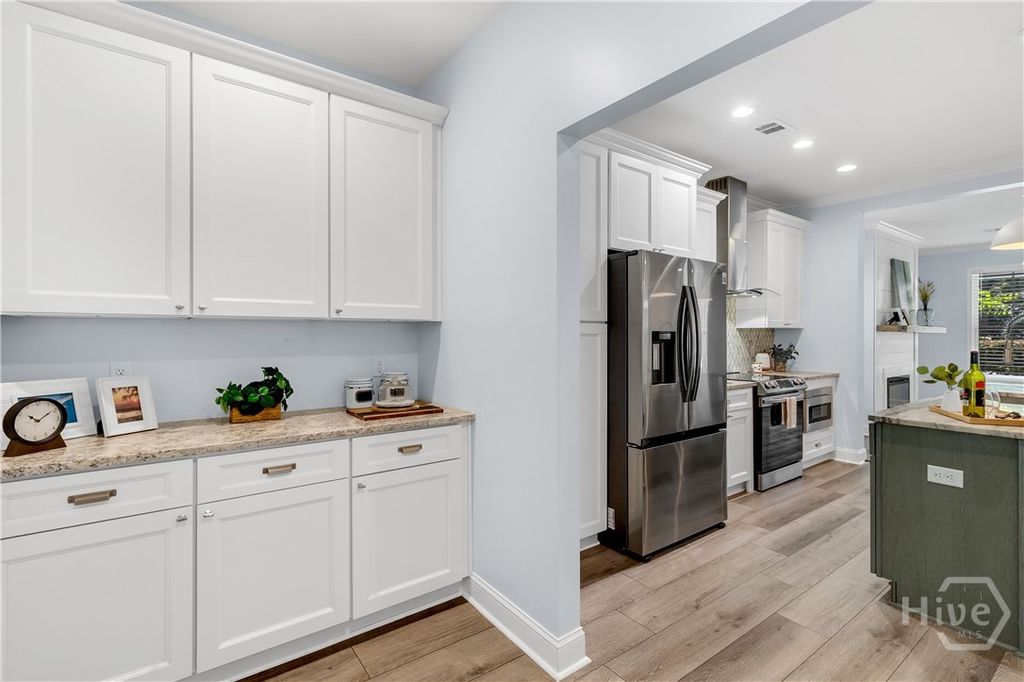 Image 24 of property listing at 80 Washington Way, Richmond Hill, GA 31324