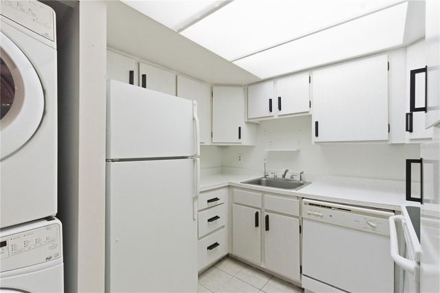 521 MIDWAY DRIVE B, Ocala, FL 34472