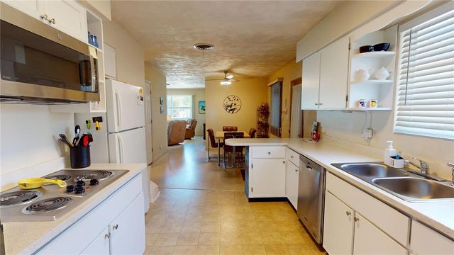 1950 GOLFVIEW BOULEVARD, South Daytona, FL 32119