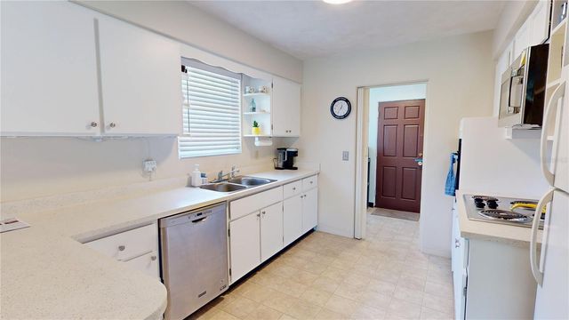 1950 GOLFVIEW BOULEVARD, South Daytona, FL 32119