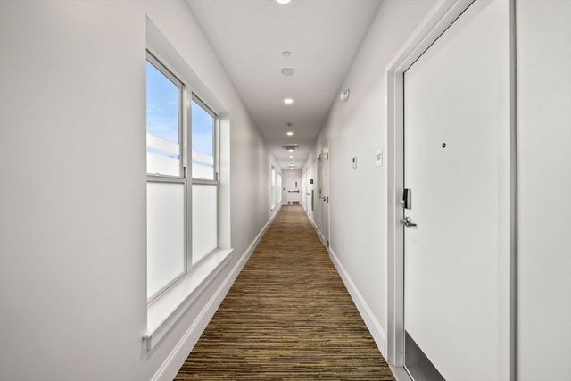 205 Maverick Street 507, Boston, MA 02128