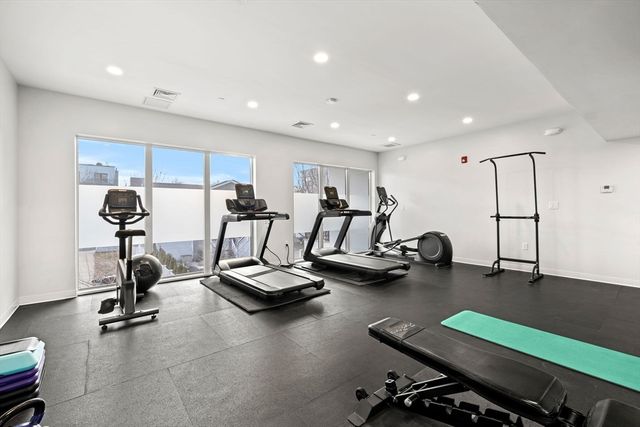 205 Maverick Street 507, Boston, MA 02128