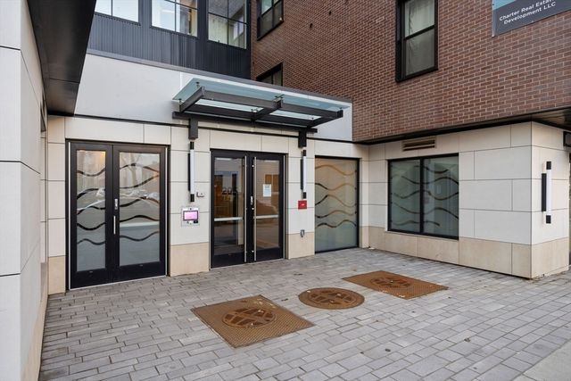 205 Maverick Street 507, Boston, MA 02128