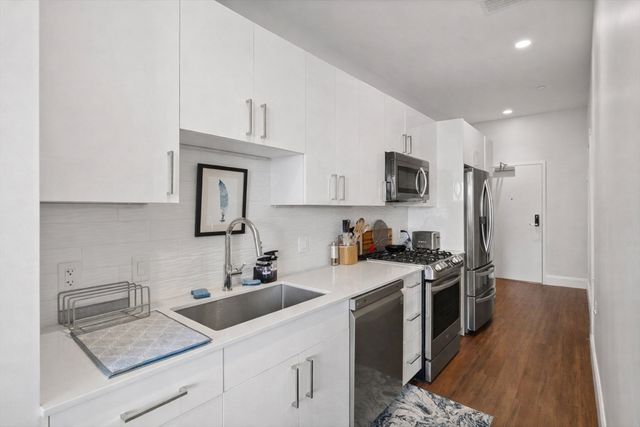 205 Maverick Street 507, Boston, MA 02128