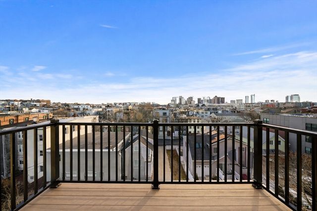 205 Maverick Street 507, Boston, MA 02128