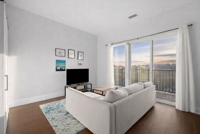 205 Maverick Street 507, Boston, MA 02128