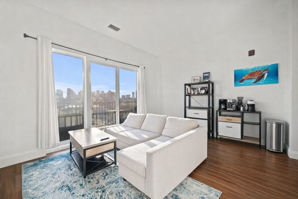 205 Maverick Street 507, Boston, MA 02128