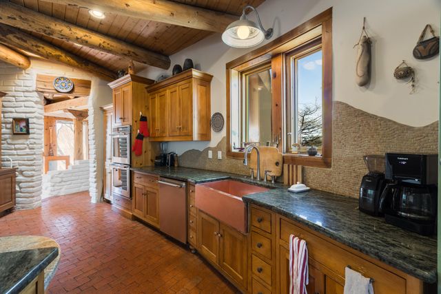 18 Cedar Hill Road NE, Albuquerque, NM 87122