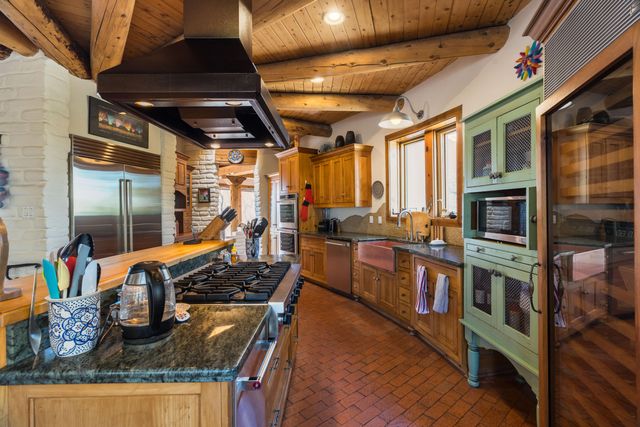 18 Cedar Hill Road NE, Albuquerque, NM 87122