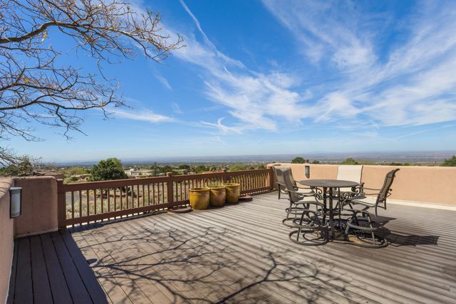 18 Cedar Hill Road NE, Albuquerque, NM 87122