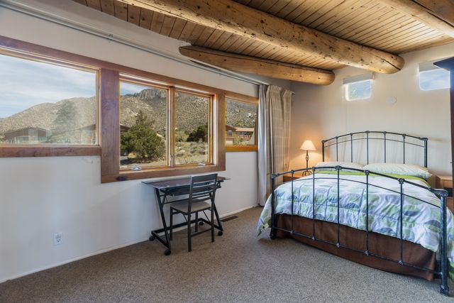 18 Cedar Hill Road NE, Albuquerque, NM 87122