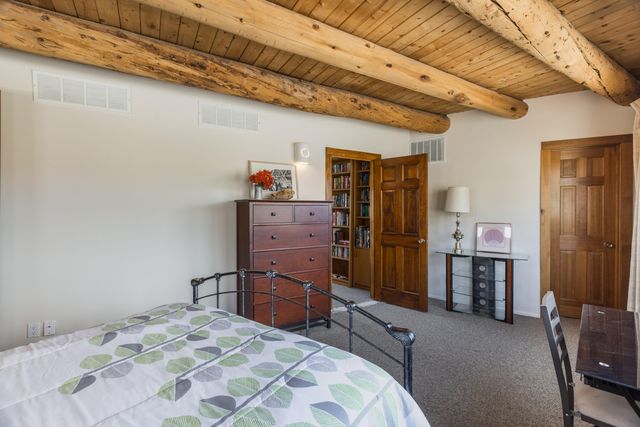 18 Cedar Hill Road NE, Albuquerque, NM 87122