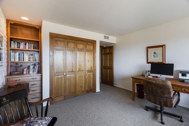 18 Cedar Hill Road NE, Albuquerque, NM 87122