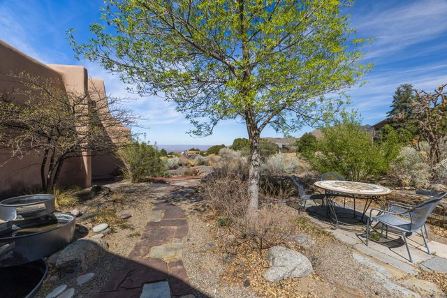 18 Cedar Hill Road NE, Albuquerque, NM 87122