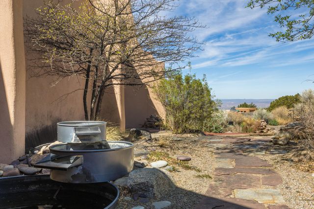 18 Cedar Hill Road NE, Albuquerque, NM 87122