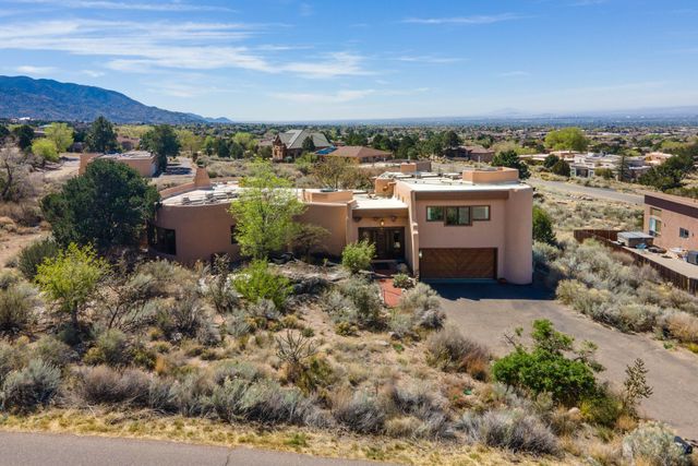 18 Cedar Hill Road NE, Albuquerque, NM 87122