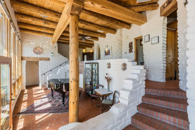 18 Cedar Hill Road NE, Albuquerque, NM 87122