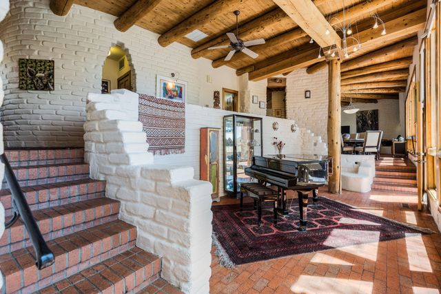18 Cedar Hill Road NE, Albuquerque, NM 87122
