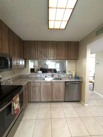4688 E Lucerne Lakes Blvd Boulevard E 104, Lake Worth, FL 33467