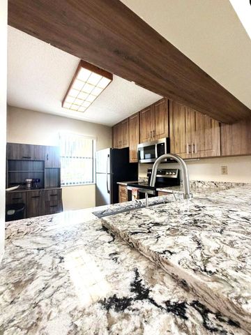 4688 E Lucerne Lakes Blvd Boulevard E 104, Lake Worth, FL 33467