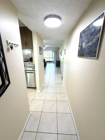4688 E Lucerne Lakes Blvd Boulevard E 104, Lake Worth, FL 33467