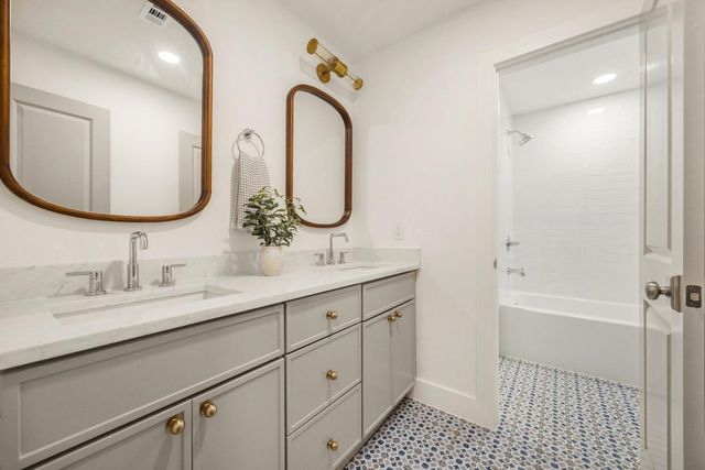 6214 Glennox Lane, Dallas, TX 75214