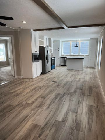 369 Lawless Lane, Jamestown, KY 42629