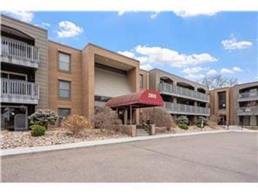 2800 Hamline Avenue N 248, Roseville, MN 55113 — exterior