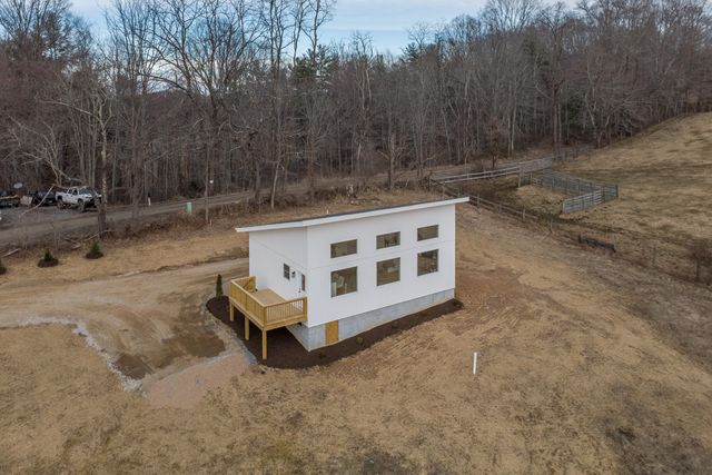 320 Grace LN, Riner, VA 24149