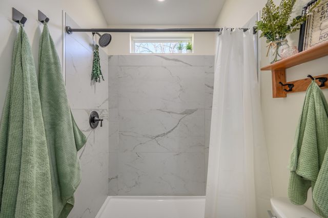 320 Grace LN, Riner, VA 24149