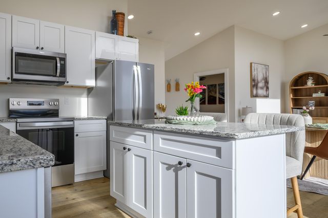 320 Grace LN, Riner, VA 24149