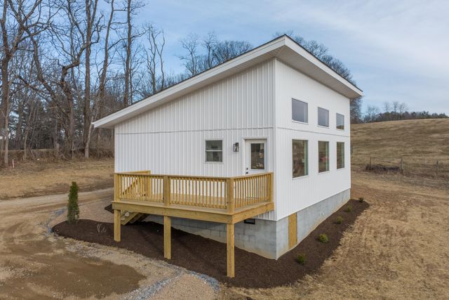 320 Grace LN, Riner, VA 24149