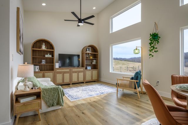 320 Grace LN, Riner, VA 24149