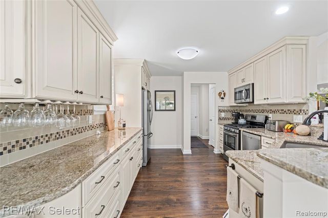 1611 Andover Circle, Commerce Twp, MI 48390