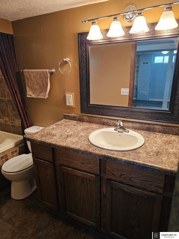 7416 S 72nd Avenue, La Vista, NE 68128