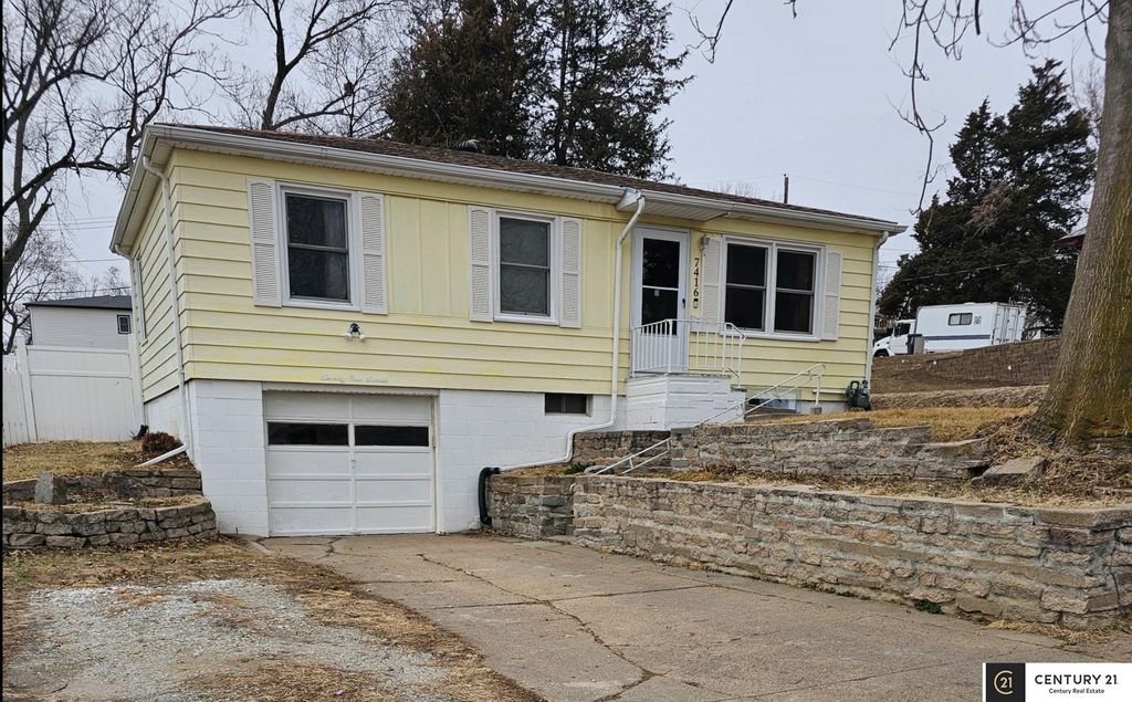 7416 S 72nd Avenue, La Vista, NE 68128